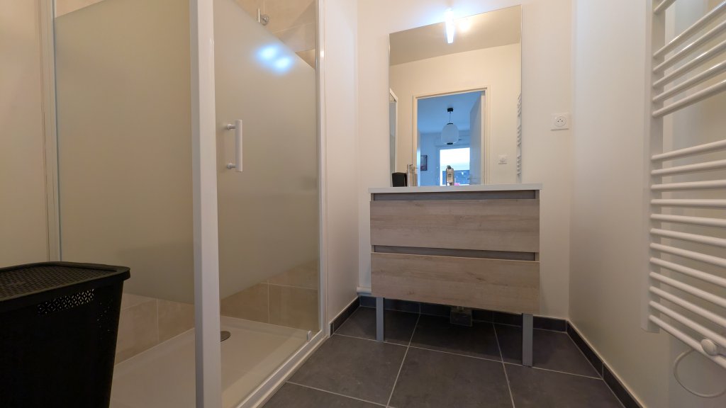 APPARTEMENT T4 A LOUER - CHAMBERY - 85.27 m2 - 1 427 &euro; charges comprises par mois