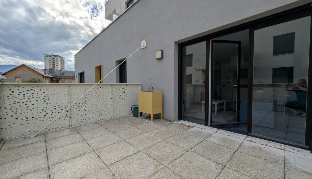APPARTEMENT T4 A LOUER - CHAMBERY - 85.27 m2 - 1 427 &euro; charges comprises par mois