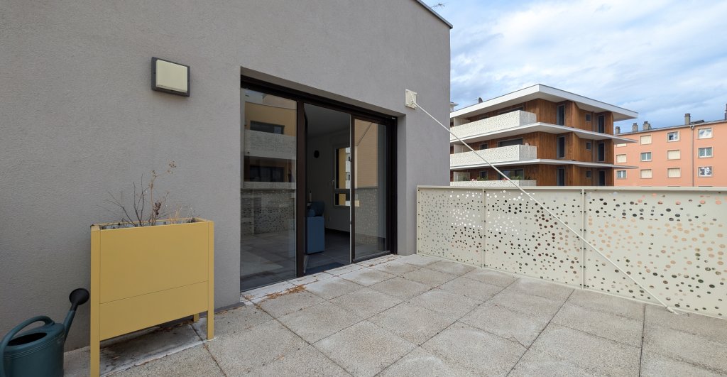 APPARTEMENT T4 A LOUER - CHAMBERY - 85.27 m2 - 1 427 &euro; charges comprises par mois