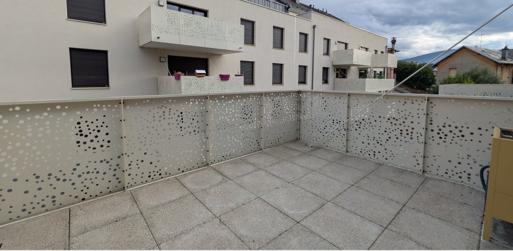 APPARTEMENT T4 A LOUER - CHAMBERY - 85.27 m2 - 1 427 &euro; charges comprises par mois