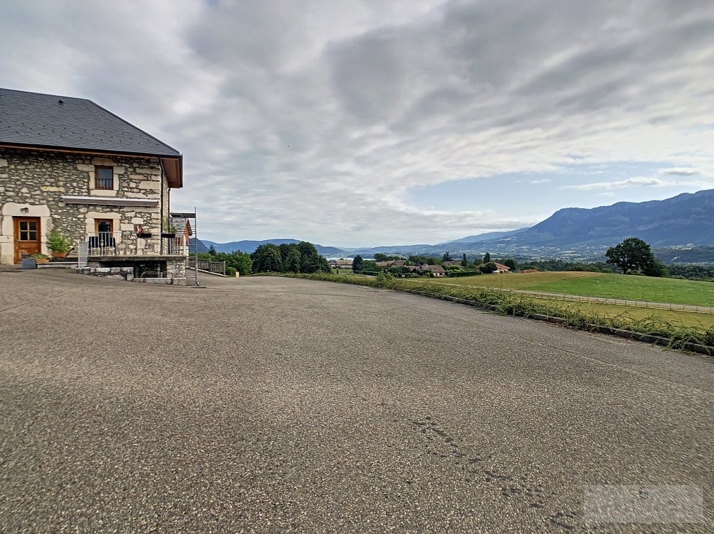 APPARTEMENT T4 A LOUER - LE BOURGET DU LAC - 84 m2 - 1 040,66 &euro; charges comprises par mois