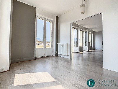 APPARTEMENT T5 A LOUER - CHAMBERY - 128.68 m2 - 1 455 € charges comprises par mois