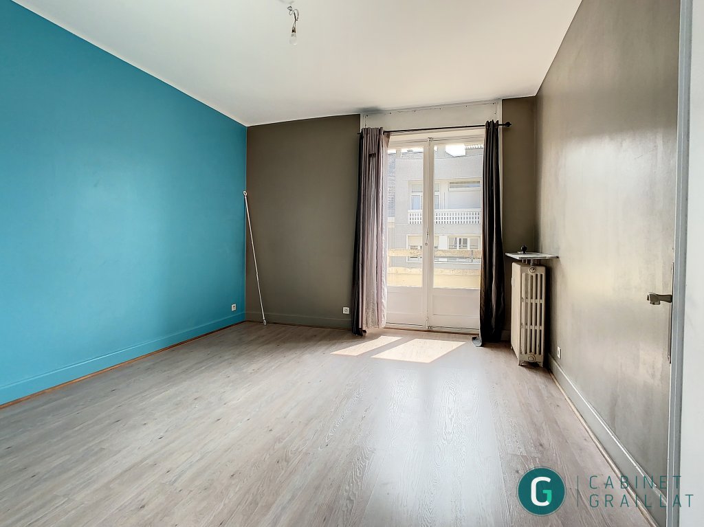 APPARTEMENT T5 A LOUER - CHAMBERY - 128.68 m2 - 1 455 &euro; charges comprises par mois