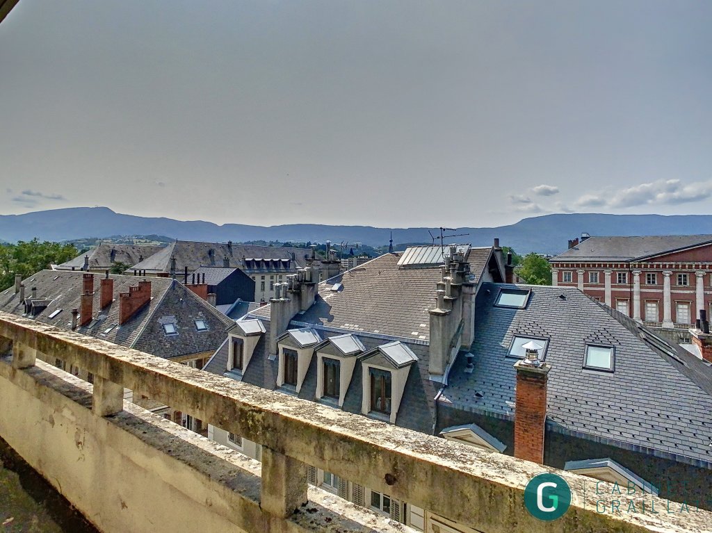 APPARTEMENT T5 A LOUER - CHAMBERY - 128.68 m2 - 1 455 &euro; charges comprises par mois